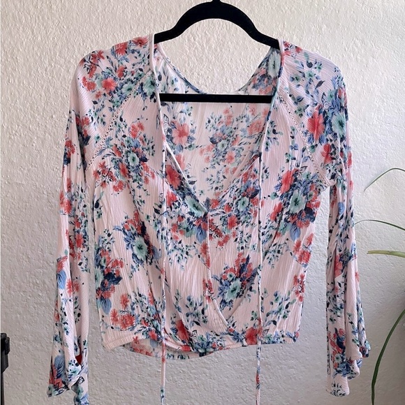 Lush pink floral cropped blouse - Picture 1 of 5